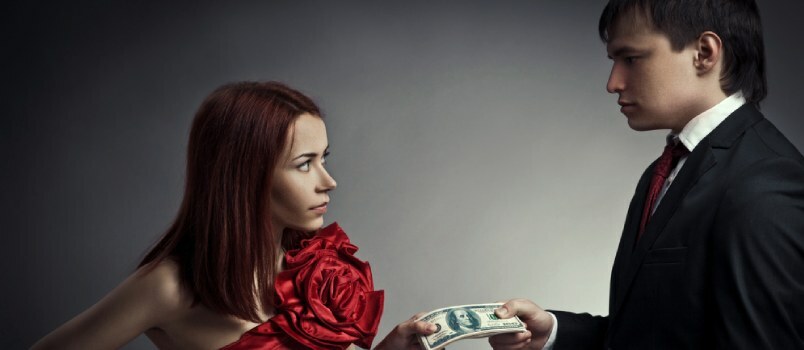 ¿Cómo puedo proteger mi dinero en el matrimonio?