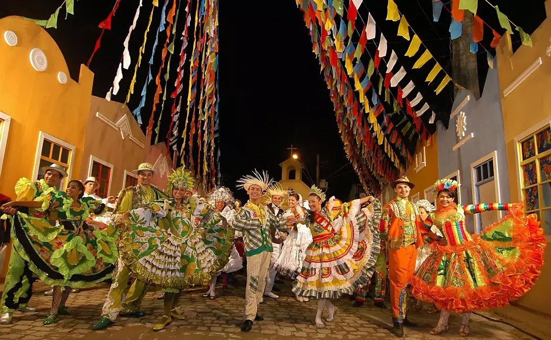 Факти за бразилския карнавал: невероятни любопитни факти за цветния фестивал